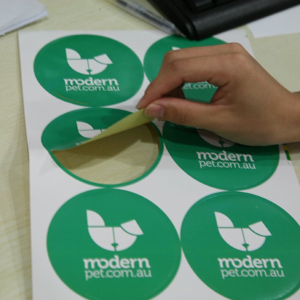 in nhanh tem nhãn decal in nhanh tem nhãn decal